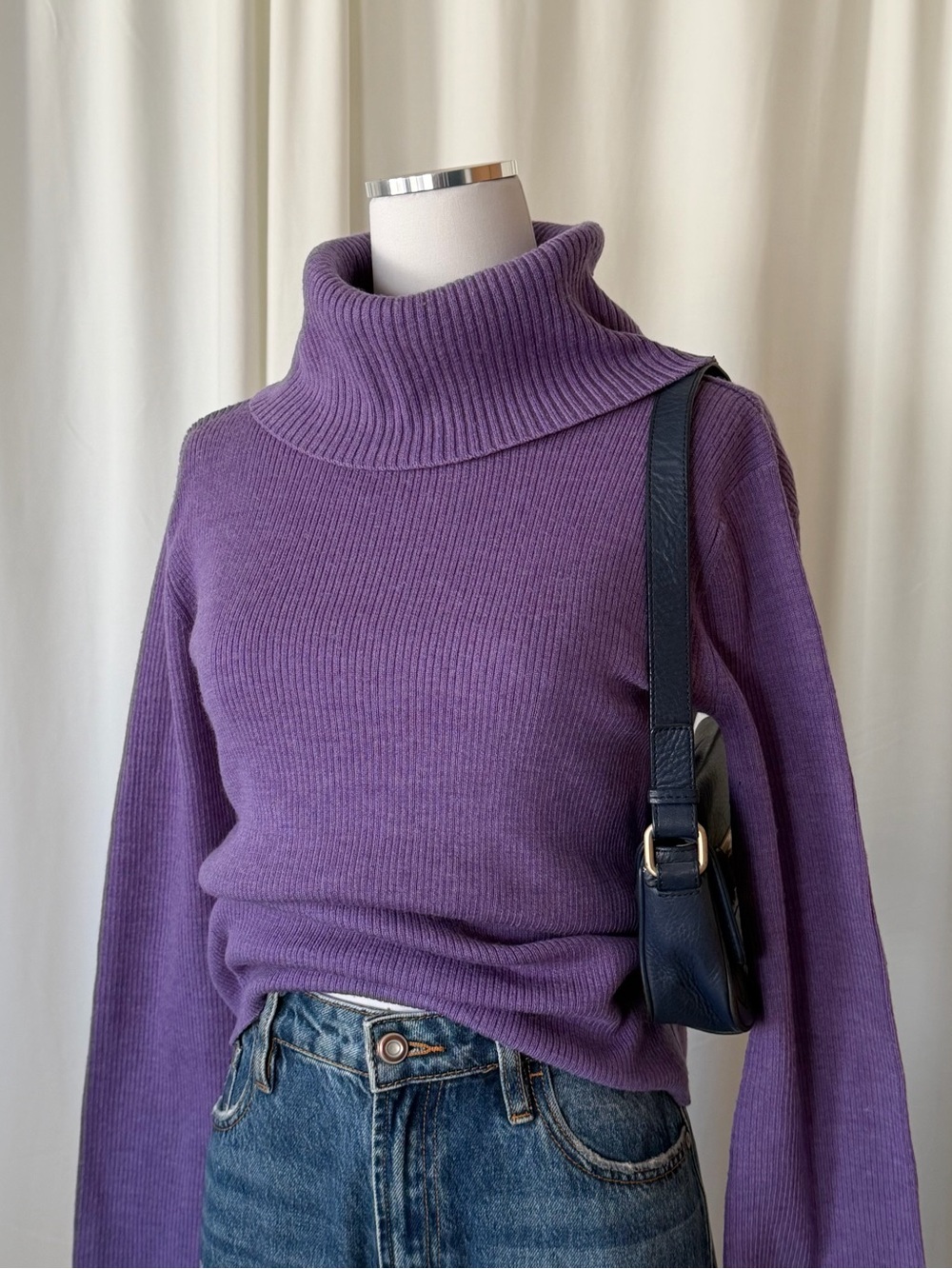 Vintage Y2K Sarah Spencer Purple 100% Wool Ribbed Cowl neck Sweater Size Medium.